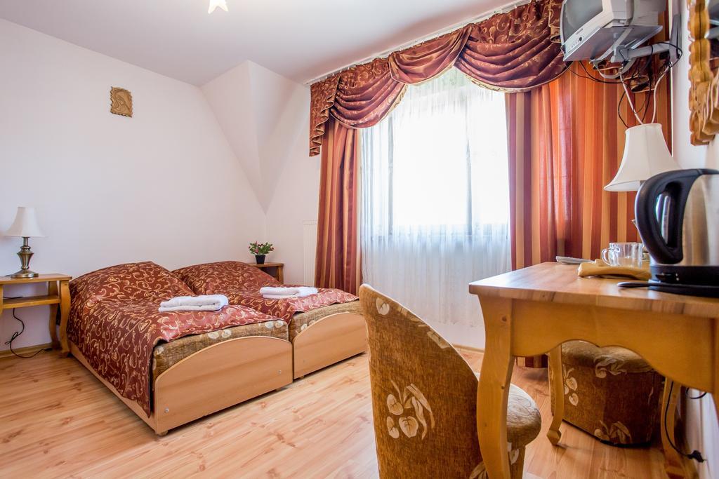 Pod Modrzewiami Hotel Zakopane Bilik gambar